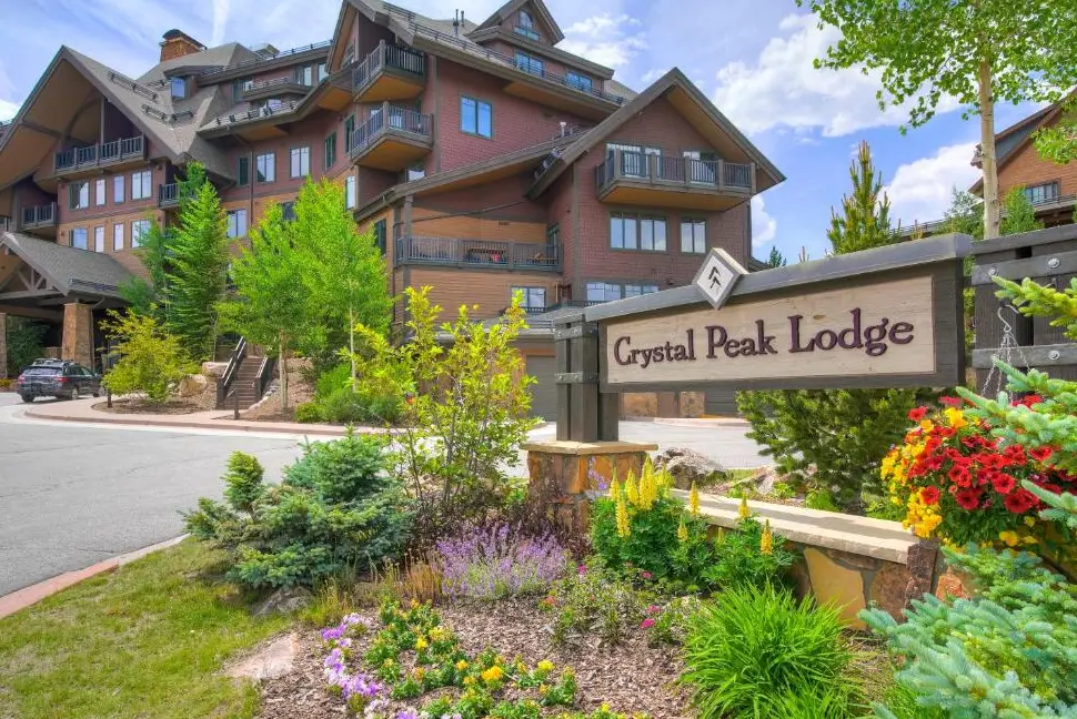 denver airport to Crystal Peak Lodge shuttle